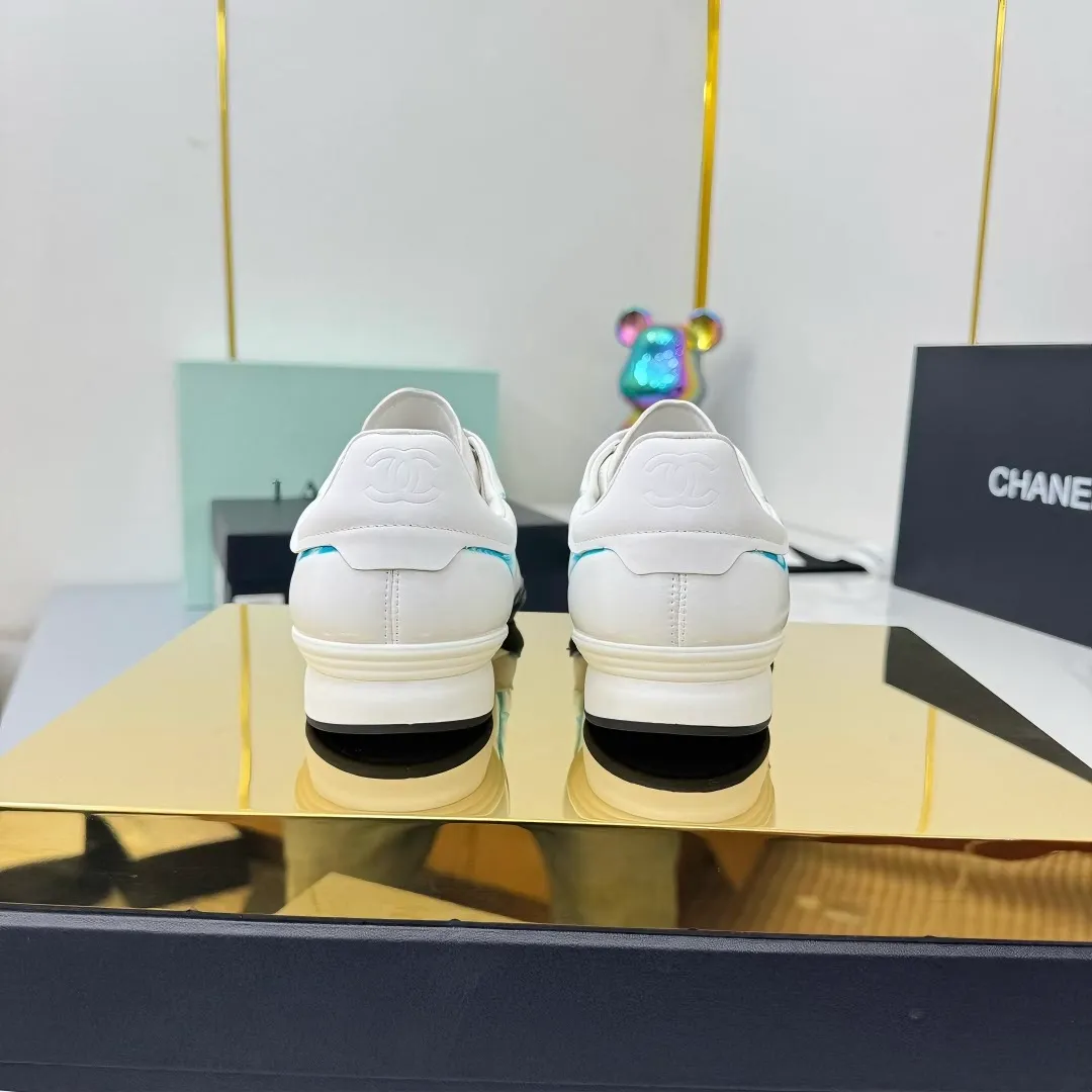 👟👟Ex-factory price 620👟👟 Top version Chanel Chanel - 2025 counter top casual sports shoes This sneaker is a classic design; the upper is electro-embroidered with a variety of techniques; the outsole is fashionable and sporty; it is extraordinary and incorporates a variety of color matching elements... The diversified mix and match is very beautiful and versatile, and can be used for leisure, fashion, sports and outdoor... ꫛꫀꪝ Go➫ Material: ❶Upper is made of: original cowhide ❷Inner lining is made of: original imported sheepskin ❸Outsole is based on: original TPU combination outsole Special counter boutique packaging complete set for women 35–41
